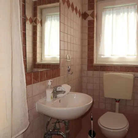 Holiday home Nino - Lbn305 By Interhome