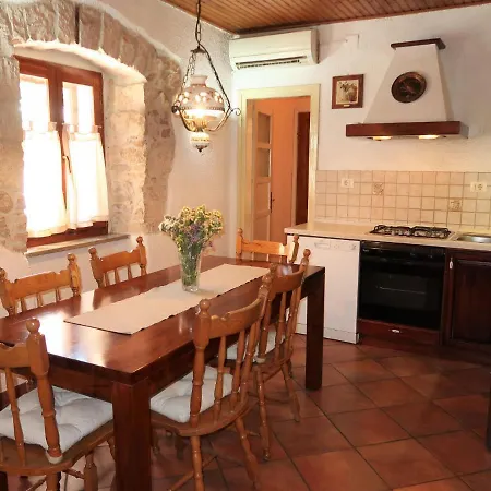 Holiday home Nino - Lbn305 By Interhome *