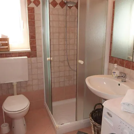 Holiday home Nino - Lbn305 By Interhome *
