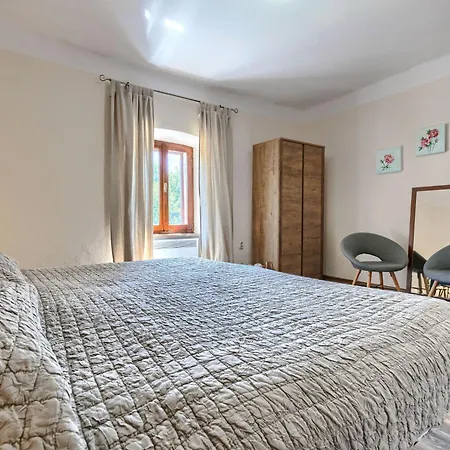 Holiday home Nino - Lbn305 By Interhome