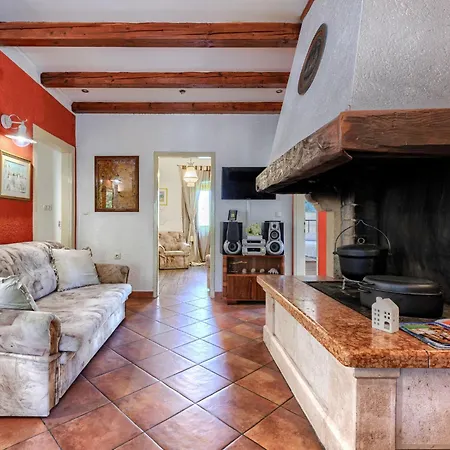 Holiday home Nino - Lbn305 By Interhome *
