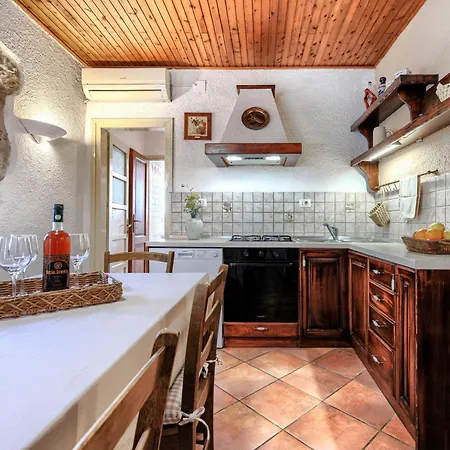 Holiday home Nino - Lbn305 By Interhome Krsan